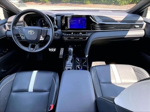 Used 2025 Toyota Camry SE FWD image 21
