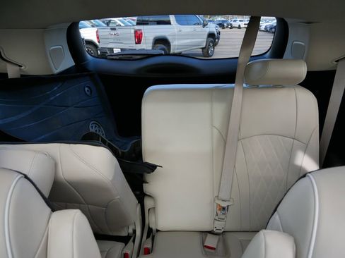 Used 2022 Buick Enclave Avenir w/ Avenir Technology Package image 12