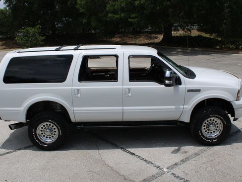 Used 2005 Ford Excursion Eddie Bauer AWD/4WD image 26