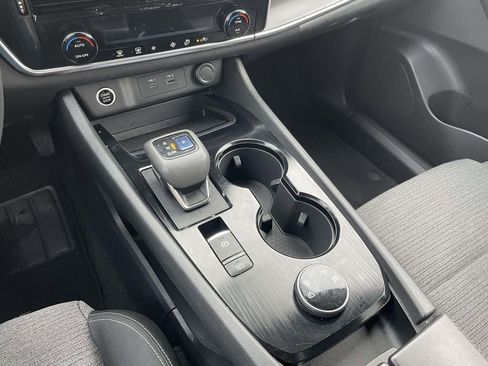 Used 2022 Nissan Rogue SV image 20