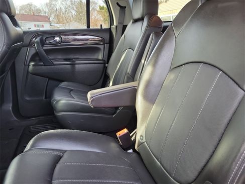 Used 2017 Buick Enclave Leather image 10