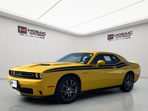 Used 2017 Dodge Challenger GT w/ Driver Convenience Group image 3