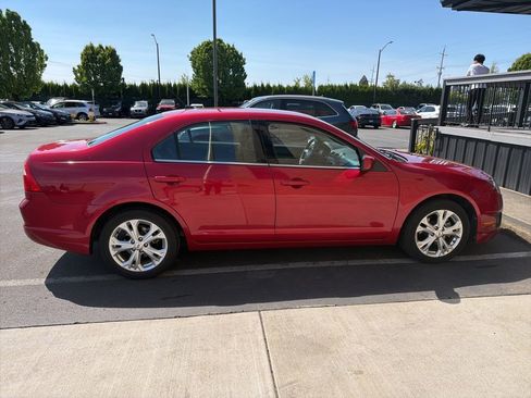 Used 2012 Ford Fusion SE FWD image 2