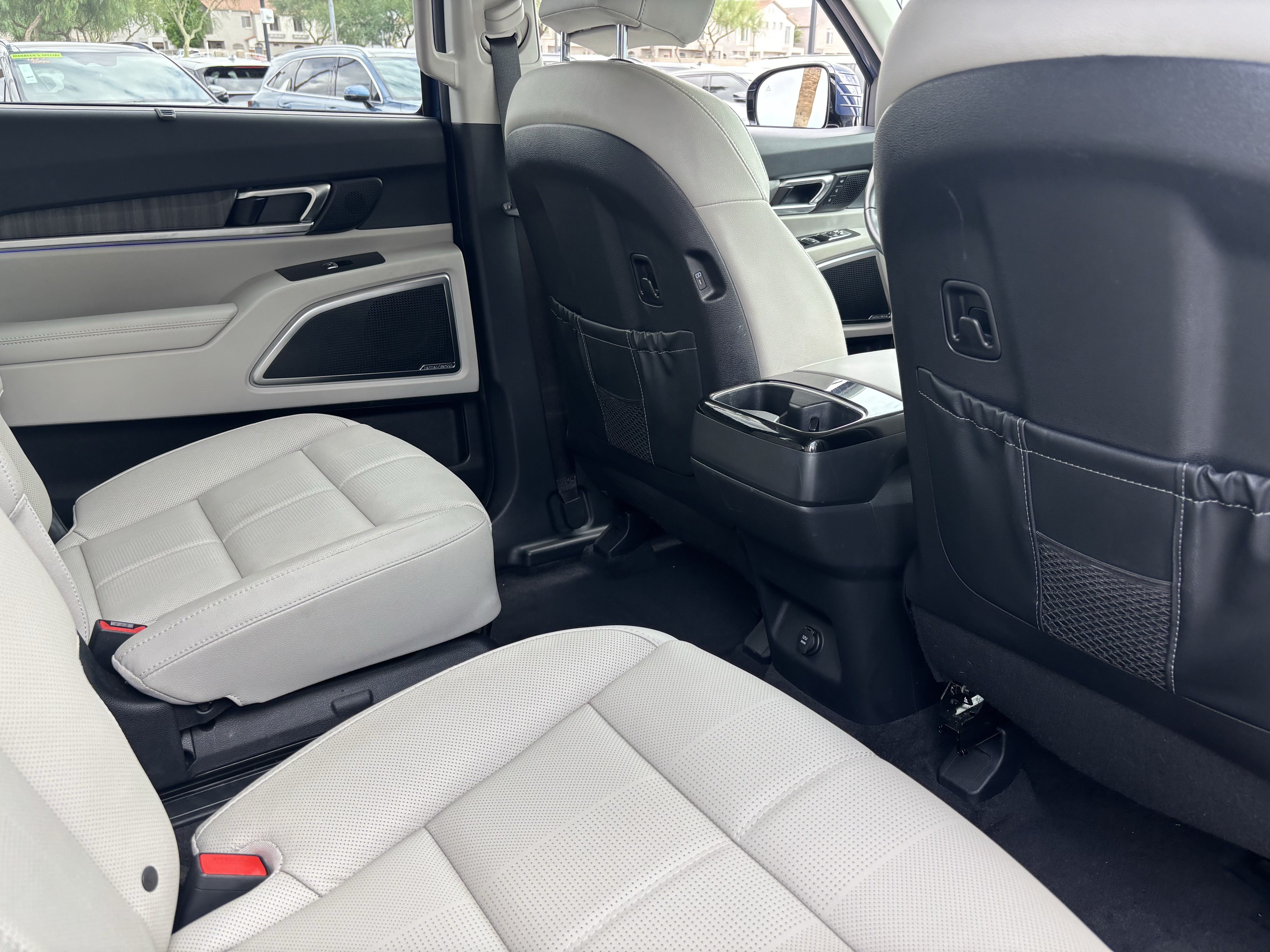Certified 2024 Kia Telluride SX w/ Towing Package FWD image 11