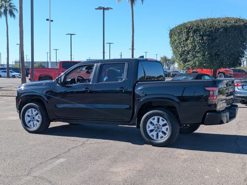 Used 2023 Nissan Frontier SV image 5