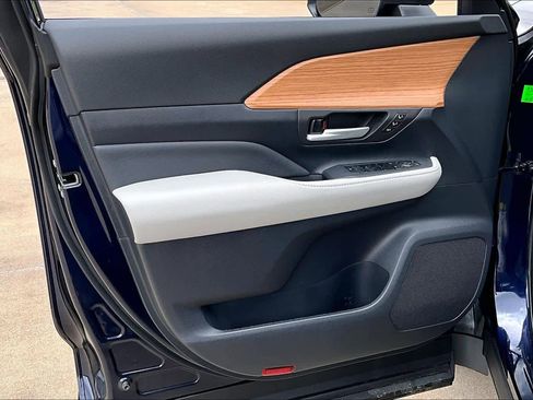 Used 2026 Toyota Grand Highlander Limited image 26