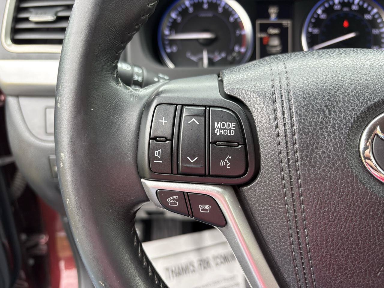 Used 2016 Toyota Highlander XLE AWD/4WD image 9