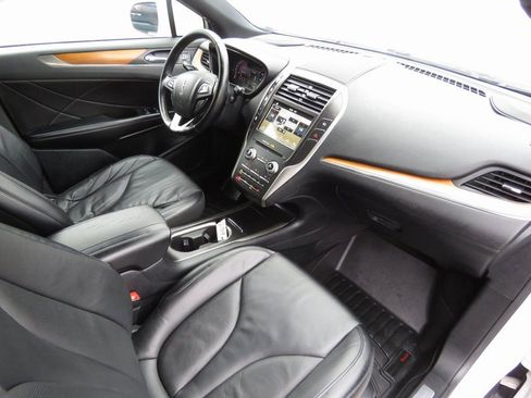 Used 2017 Lincoln MKC Select w/ Select Plus Package image 11