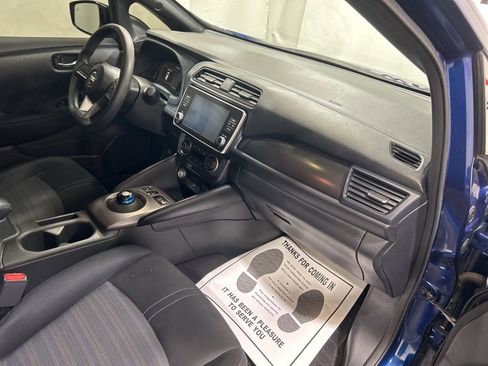 Used 2022 Nissan Leaf S image 13