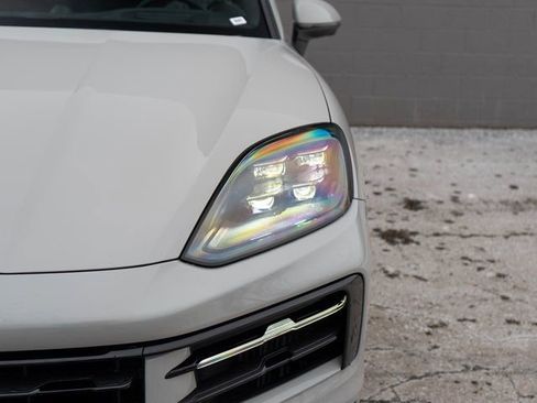 Used 2026 Porsche Cayenne S image 11