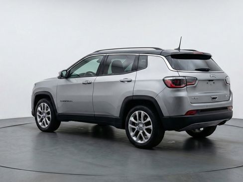 Used 2025 Jeep Compass Limited image 6