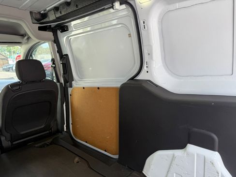 Used 2016 Ford Transit Connect XLT image 19