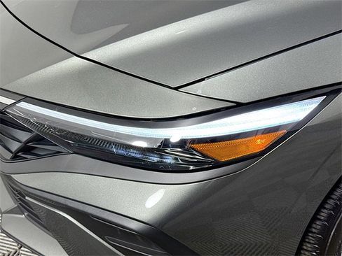 Certified 2025 Hyundai Elantra Sport image 3