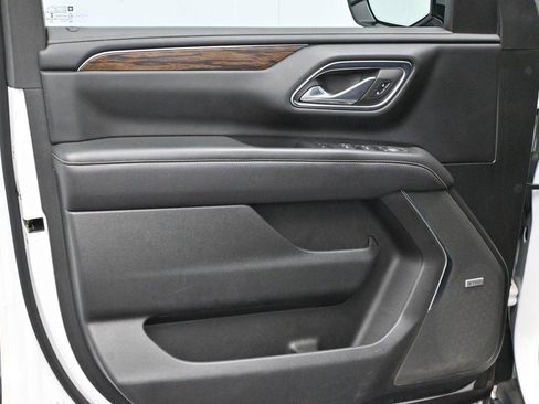 Used 2023 Chevrolet Tahoe Premier AWD/4WD image 12
