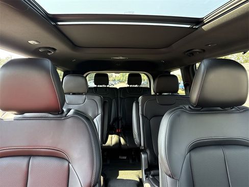 New 2025 Jeep Grand Cherokee L Limited w/ Luxury Tech Group II image 32