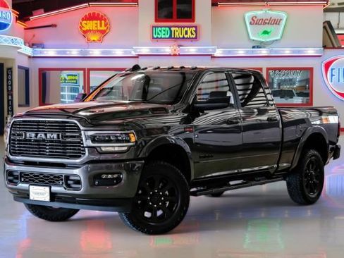 Used 2022 RAM 2500 Laramie w/ Night Edition AWD/4WD image 2