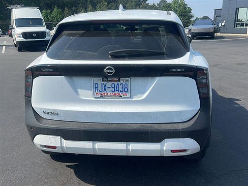 Certified 2025 Nissan Kicks SV FWD image 11