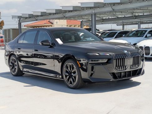 New 2025 BMW i7 xDrive60 image 7