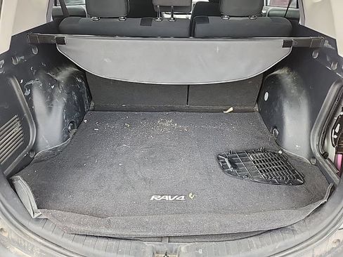 Used 2013 Toyota RAV4 XLE AWD/4WD image 21
