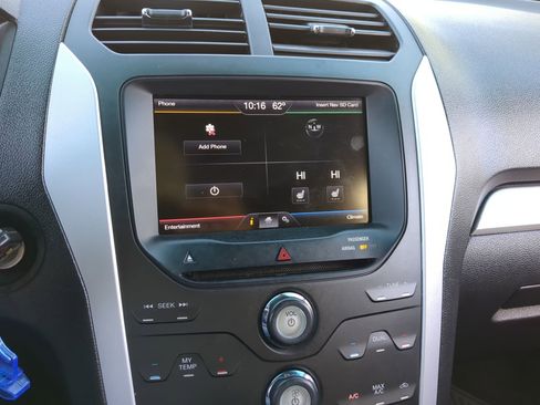 Used 2013 Ford Explorer XLT image 21