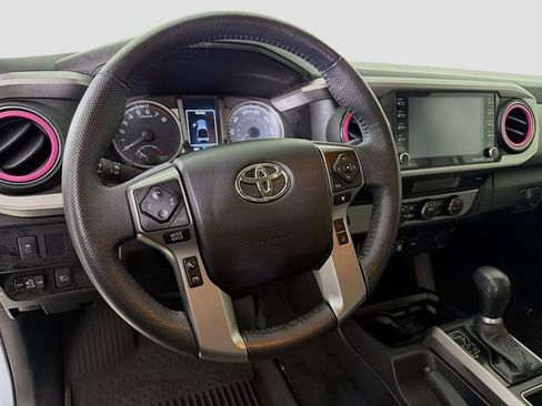Used 2022 Toyota Tacoma SR5 image 12