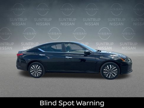 Certified 2025 Nissan Altima 2.5 SV AWD/4WD image 7