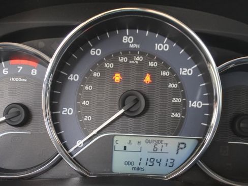 Used 2014 Toyota Corolla LE image 20