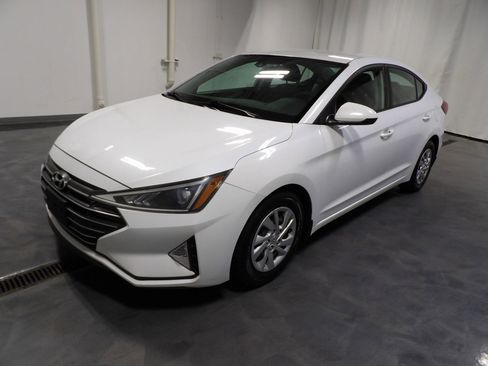 Used 2020 Hyundai Elantra SE w/ Cargo Package (C1) FWD image 3