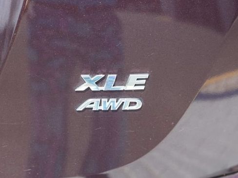 Used 2018 Toyota RAV4 XLE AWD/4WD image 46