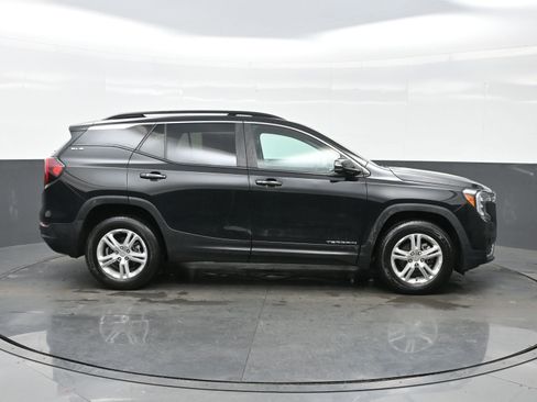 Used 2022 GMC Terrain SLE w/ Driver Convenience Package image 7