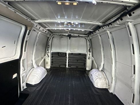 Used 2022 Chevrolet Express 2500 RWD image 19