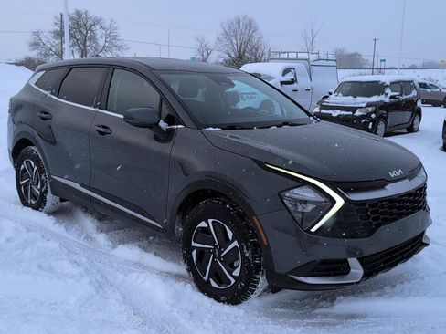 Used 2023 Kia Sportage LX image 10