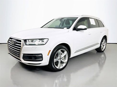 Used 2019 Audi Q7 3.0T Prestige w/ Prestige Package image 3
