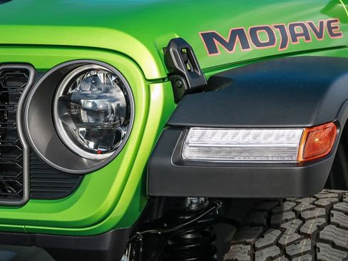 New 2025 Jeep Gladiator Mojave image 5