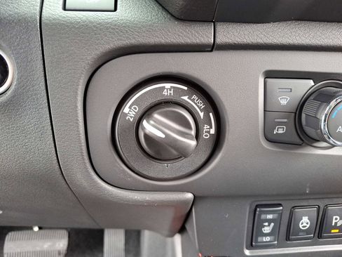 New 2025 Nissan Frontier PRO-4X w/ Pro Convenience Package image 17