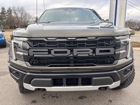 Used 2022 Ford Explorer Limited w/ Equipment Group 301A image 2