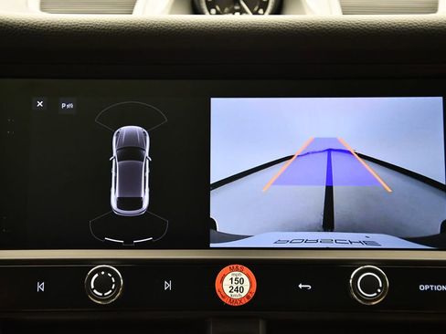 Used 2025 Porsche Macan image 26