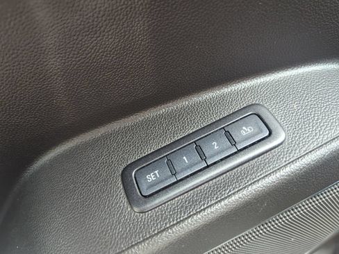 Used 2016 GMC Yukon Denali w/ Open Road Package AWD/4WD image 29