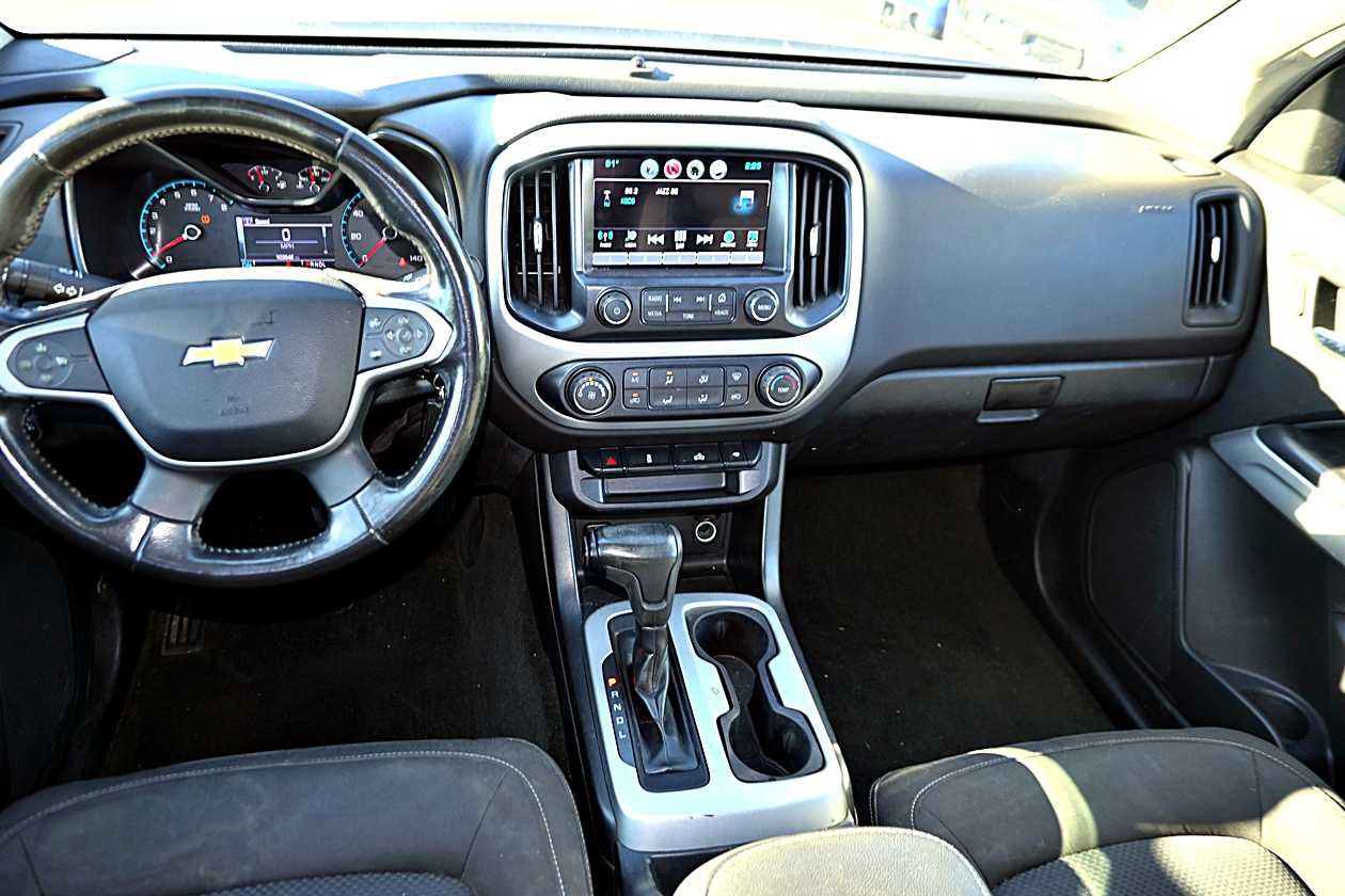 Used 2017 Chevrolet Colorado LT RWD image 7