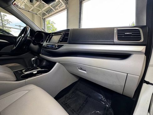 Used 2018 Toyota Highlander XLE FWD image 55