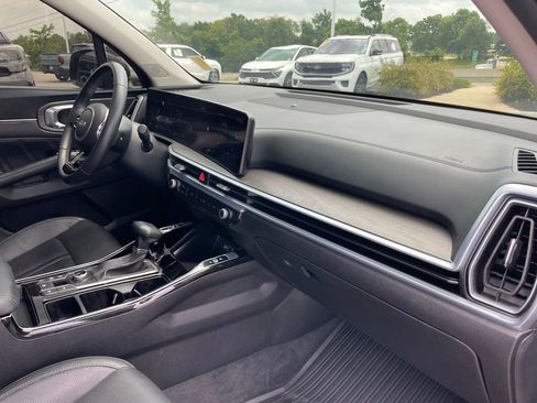 Certified 2024 Kia Sorento SX AWD/4WD image 32