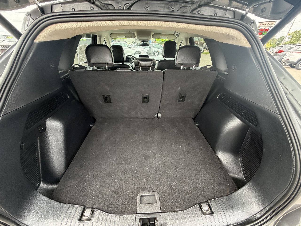 Used 2022 Ford Escape SEL w/ Equipment Group 302A AWD/4WD image 9