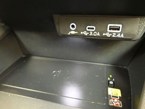 Certified 2025 Subaru Forester Premium image 34