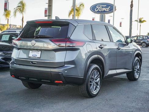 Used 2024 Nissan Rogue S image 7