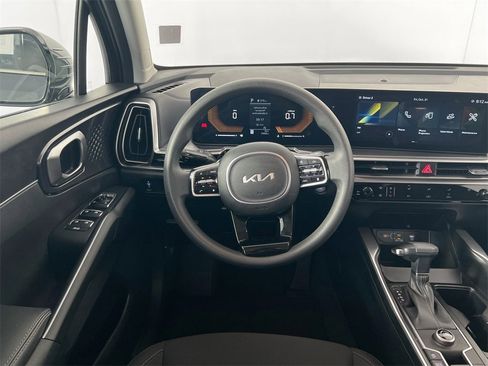 Certified 2024 Kia Sorento LX image 21