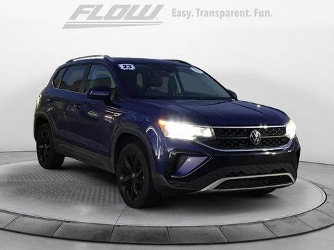 Certified 2023 Volkswagen Taos SE w/ Black Wheel Package image 1