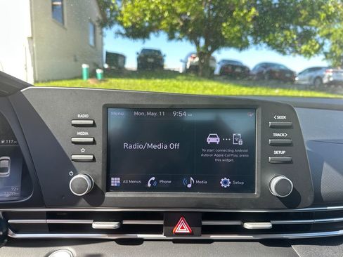 Used 2023 Hyundai Elantra SEL FWD image 17