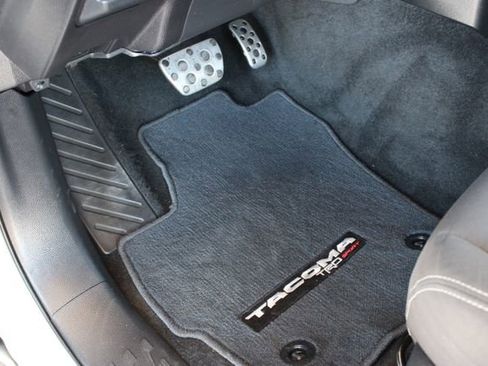 Used 2025 Toyota Tacoma TRD Sport image 33