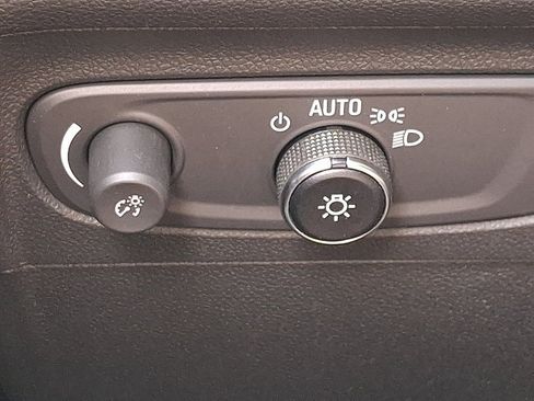 Used 2023 Buick Envision Essence w/ Sport Touring Package AWD/4WD image 24