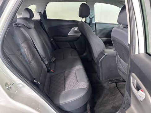Used 2021 Kia Niro LX image 27